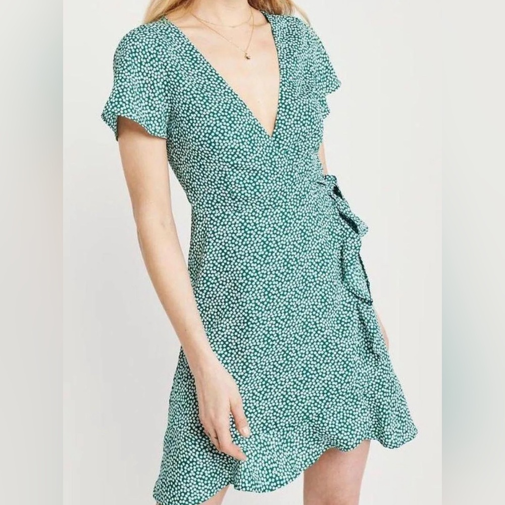 Abercrombie & Fitch Floral Wrap Around Dress